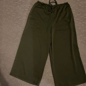 Satin pants- olive
